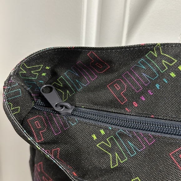 ⭐️SOLD⭐️ NWT Victoria’s Secret PINK Zippered Tote Bag - Picture 8 of 10